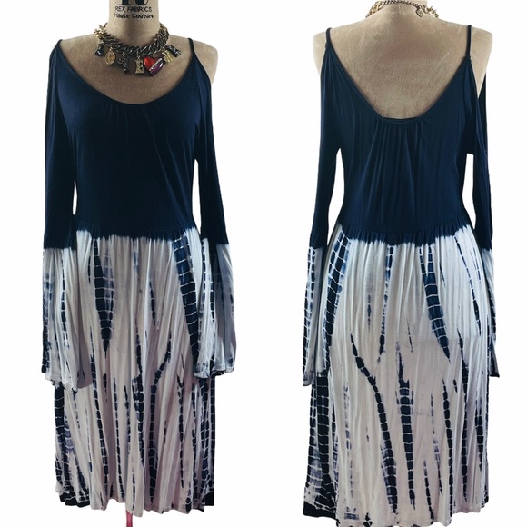 Felicity & Coco Off the Shoulder Bell Sleeve Dress - Picture 3 of 6